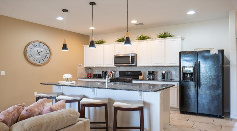 DAVENPORT, Florida 33837, 4 Bedrooms Bedrooms, ,3 BathroomsBathrooms,Residential,For Sale,TERRASONESTA,0,MFRO6340204