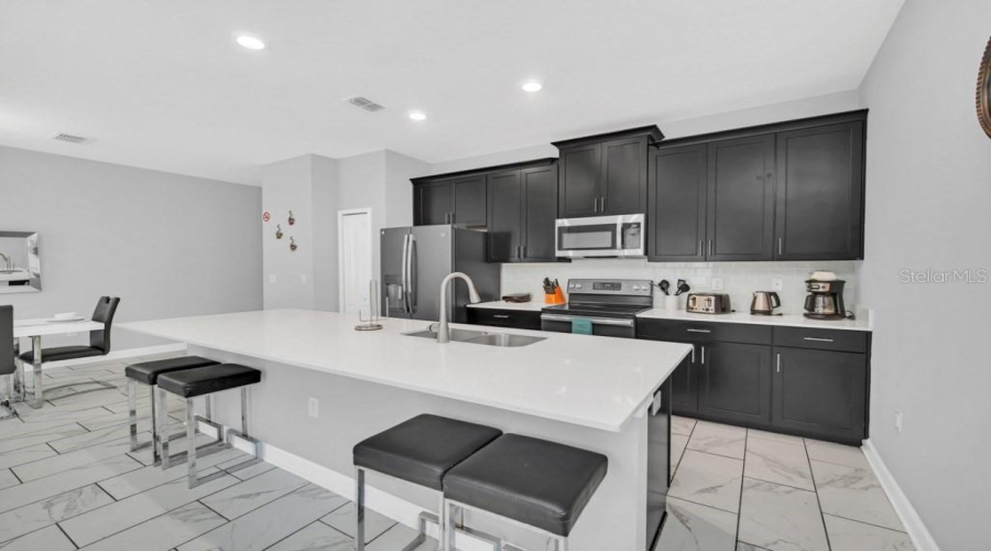 DAVENPORT, Florida 33896, 4 Bedrooms Bedrooms, ,3 BathroomsBathrooms,Residential,For Sale,PLUNKER,0,MFRO6281303