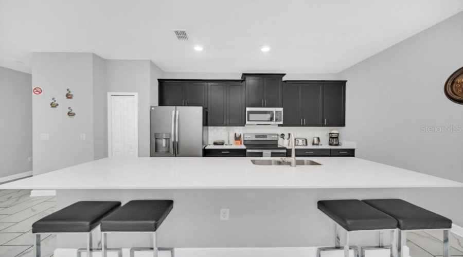 DAVENPORT, Florida 33896, 4 Bedrooms Bedrooms, ,3 BathroomsBathrooms,Residential,For Sale,PLUNKER,0,MFRO6281303