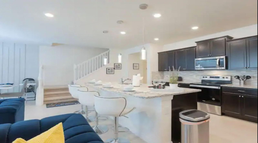 DAVENPORT, Florida 33897, 5 Bedrooms Bedrooms, ,4 BathroomsBathrooms,Residential,For Sale,PARADISE,0,MFRO6303324
