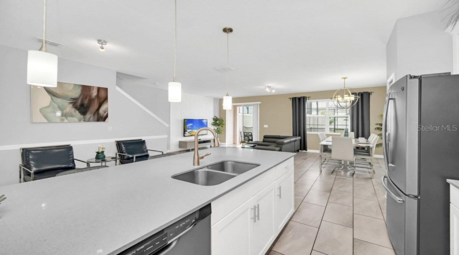 DAVENPORT, Florida 33896, 5 Bedrooms Bedrooms, ,4 BathroomsBathrooms,Residential,For Sale,DOGLEG,0,MFRO6281039