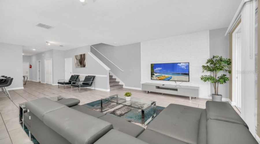 DAVENPORT, Florida 33896, 5 Bedrooms Bedrooms, ,4 BathroomsBathrooms,Residential,For Sale,DOGLEG,0,MFRO6281039