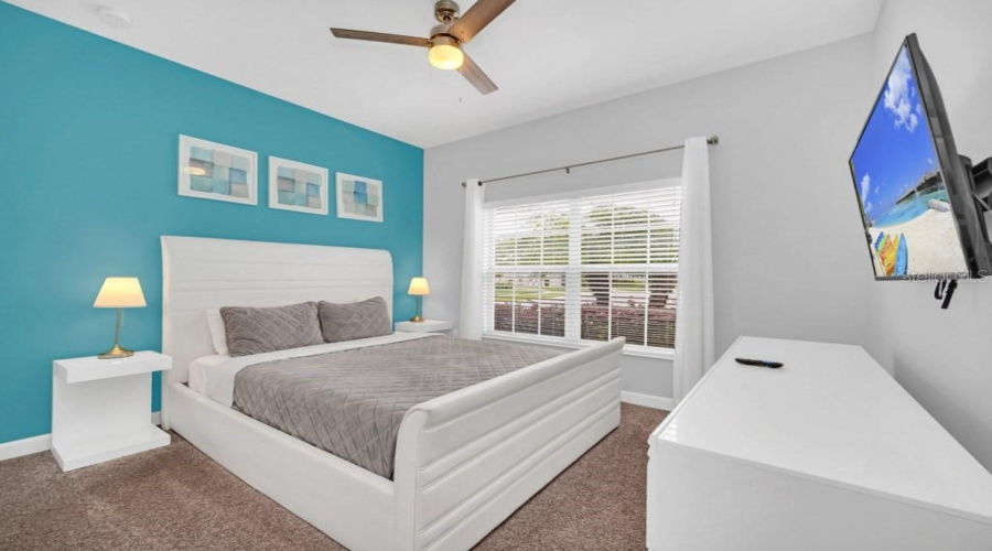DAVENPORT, Florida 33896, 5 Bedrooms Bedrooms, ,4 BathroomsBathrooms,Residential,For Sale,DOGLEG,0,MFRO6281039