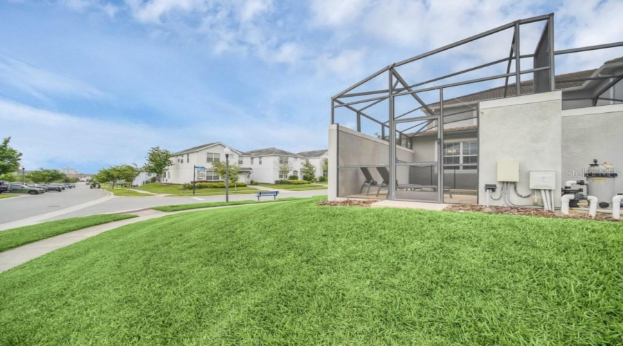 DAVENPORT, Florida 33896, 5 Bedrooms Bedrooms, ,4 BathroomsBathrooms,Residential,For Sale,DOGLEG,0,MFRO6281039
