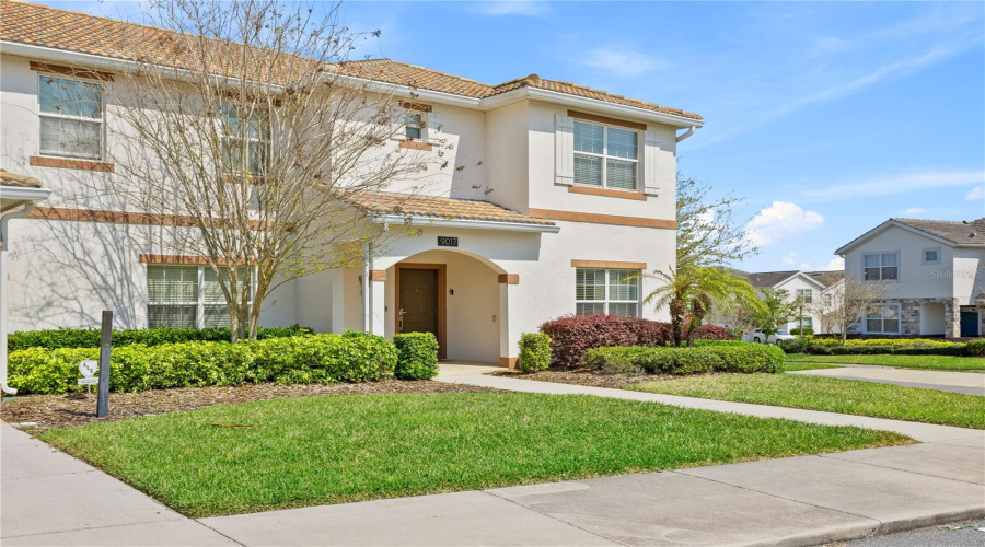 DAVENPORT, Florida 33896, 5 Bedrooms Bedrooms, ,4 BathroomsBathrooms,Residential,For Sale,DOGLEG,0,MFRO6281039