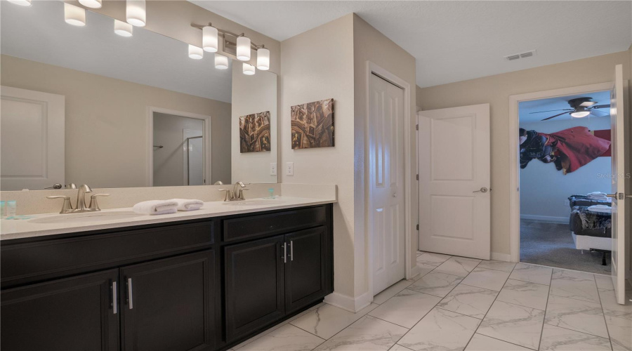 DAVENPORT, Florida 33896, 8 Bedrooms Bedrooms, ,5 BathroomsBathrooms,Residential,For Sale,MAIDSTONE,0,MFRO6340623