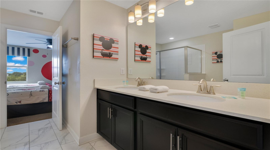 DAVENPORT, Florida 33896, 8 Bedrooms Bedrooms, ,5 BathroomsBathrooms,Residential,For Sale,MAIDSTONE,0,MFRO6340623