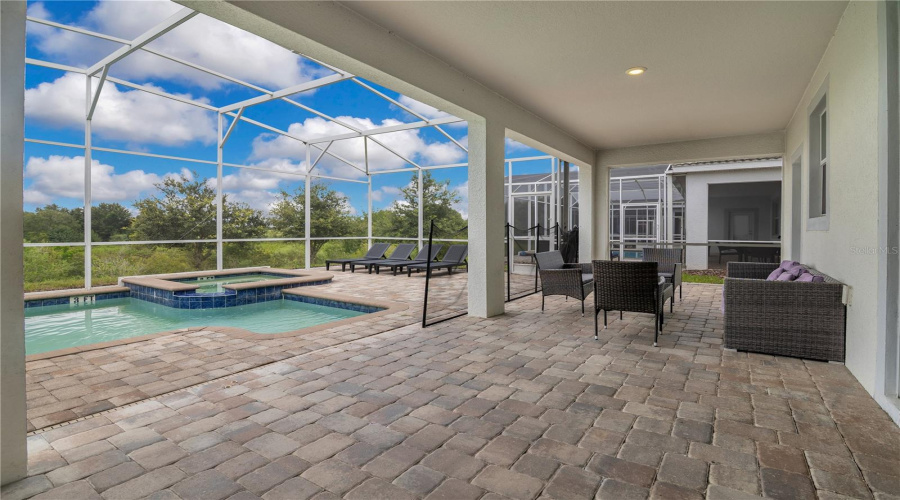 DAVENPORT, Florida 33896, 8 Bedrooms Bedrooms, ,5 BathroomsBathrooms,Residential,For Sale,MAIDSTONE,0,MFRO6340623
