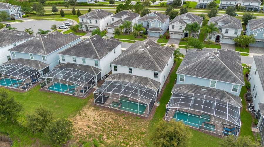 DAVENPORT, Florida 33896, 8 Bedrooms Bedrooms, ,5 BathroomsBathrooms,Residential,For Sale,MAIDSTONE,0,MFRO6340623