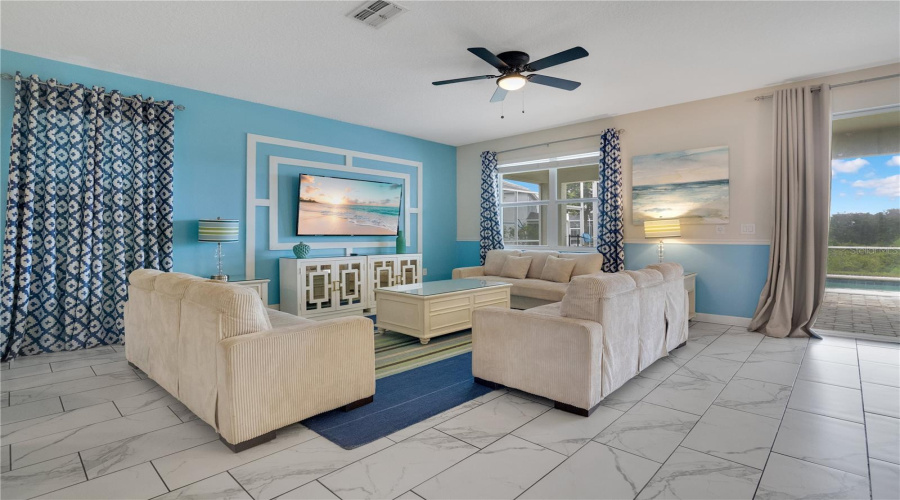 DAVENPORT, Florida 33896, 8 Bedrooms Bedrooms, ,5 BathroomsBathrooms,Residential,For Sale,MAIDSTONE,0,MFRO6340623