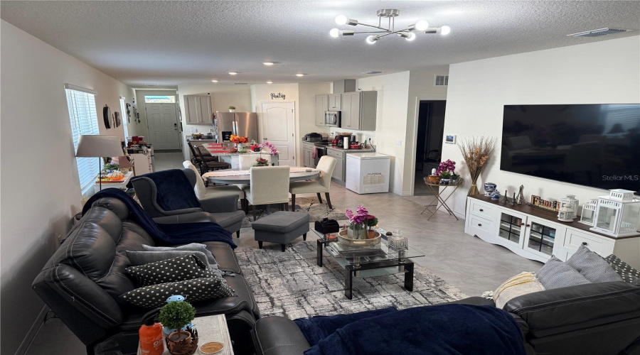 DAVENPORT, Florida 33837, 4 Bedrooms Bedrooms, ,2 BathroomsBathrooms,Residential,For Sale,ANGEL FALLS,0,MFRO6341096