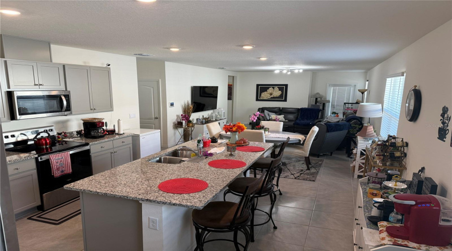 DAVENPORT, Florida 33837, 4 Bedrooms Bedrooms, ,2 BathroomsBathrooms,Residential,For Sale,ANGEL FALLS,0,MFRO6341096