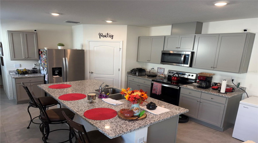 DAVENPORT, Florida 33837, 4 Bedrooms Bedrooms, ,2 BathroomsBathrooms,Residential,For Sale,ANGEL FALLS,0,MFRO6341096