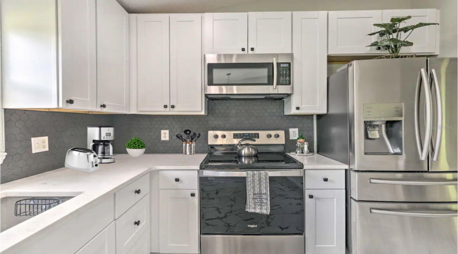 DAVENPORT, Florida 33896, 4 Bedrooms Bedrooms, ,3 BathroomsBathrooms,Residential,For Sale,BLUE JAY,0,MFRO6341234