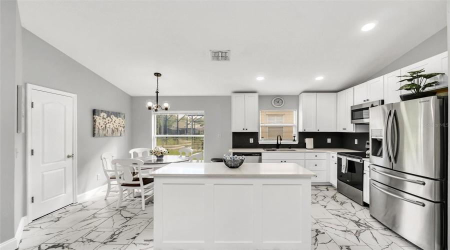 DAVENPORT, Florida 33896, 4 Bedrooms Bedrooms, ,3 BathroomsBathrooms,Residential,For Sale,BLUE JAY,0,MFRO6341234