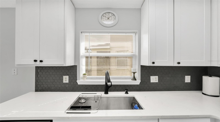 DAVENPORT, Florida 33896, 4 Bedrooms Bedrooms, ,3 BathroomsBathrooms,Residential,For Sale,BLUE JAY,0,MFRO6341234