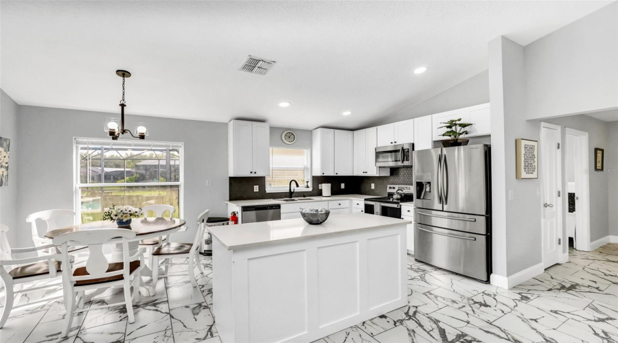 DAVENPORT, Florida 33896, 4 Bedrooms Bedrooms, ,3 BathroomsBathrooms,Residential,For Sale,BLUE JAY,0,MFRO6341234
