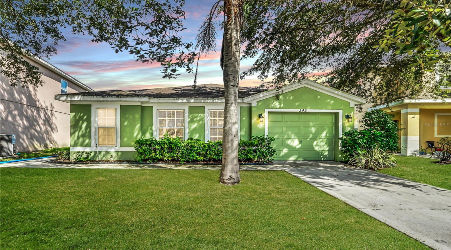 DAVENPORT, Florida 33896, 4 Bedrooms Bedrooms, ,3 BathroomsBathrooms,Residential,For Sale,BLUE JAY,0,MFRO6341234