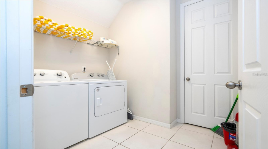 KISSIMMEE, Florida 34747, 9 Bedrooms Bedrooms, ,6 BathroomsBathrooms,Residential,For Sale,SUNSHINE RIDGE,0,MFRO6341342