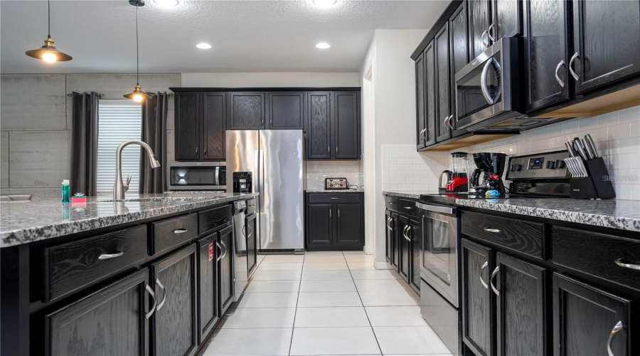 KISSIMMEE, Florida 34747, 9 Bedrooms Bedrooms, ,6 BathroomsBathrooms,Residential,For Sale,SUNSHINE RIDGE,0,MFRO6341342