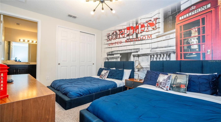 KISSIMMEE, Florida 34747, 9 Bedrooms Bedrooms, ,6 BathroomsBathrooms,Residential,For Sale,SUNSHINE RIDGE,0,MFRO6341342