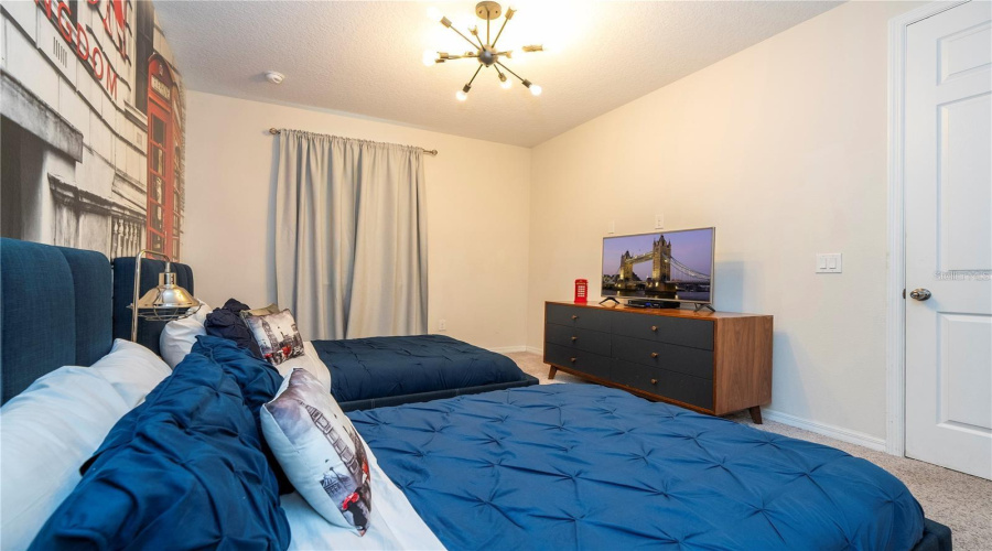 KISSIMMEE, Florida 34747, 9 Bedrooms Bedrooms, ,6 BathroomsBathrooms,Residential,For Sale,SUNSHINE RIDGE,0,MFRO6341342