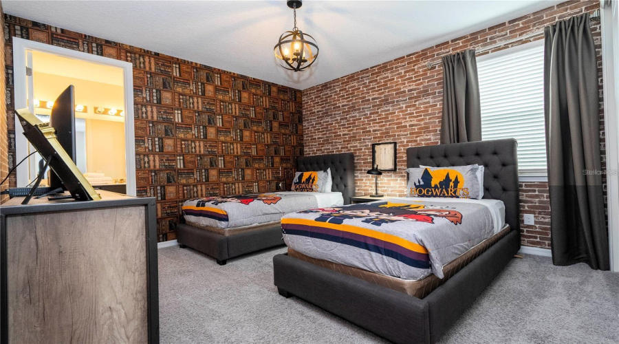 KISSIMMEE, Florida 34747, 9 Bedrooms Bedrooms, ,6 BathroomsBathrooms,Residential,For Sale,SUNSHINE RIDGE,0,MFRO6341342