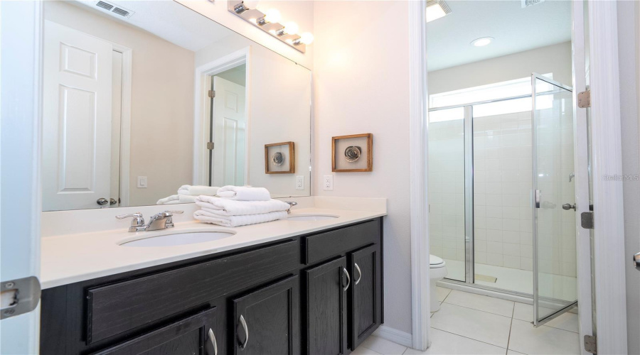 KISSIMMEE, Florida 34747, 9 Bedrooms Bedrooms, ,6 BathroomsBathrooms,Residential,For Sale,SUNSHINE RIDGE,0,MFRO6341342