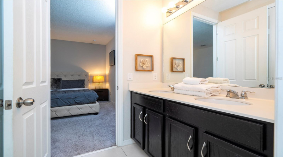 KISSIMMEE, Florida 34747, 9 Bedrooms Bedrooms, ,6 BathroomsBathrooms,Residential,For Sale,SUNSHINE RIDGE,0,MFRO6341342