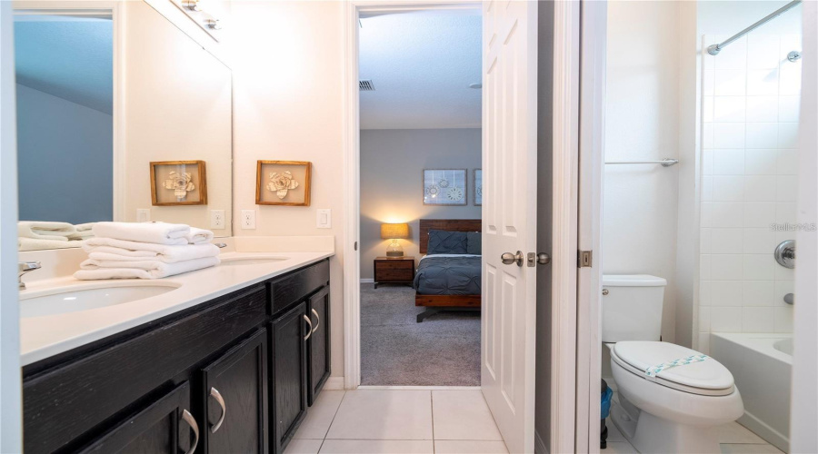 KISSIMMEE, Florida 34747, 9 Bedrooms Bedrooms, ,6 BathroomsBathrooms,Residential,For Sale,SUNSHINE RIDGE,0,MFRO6341342