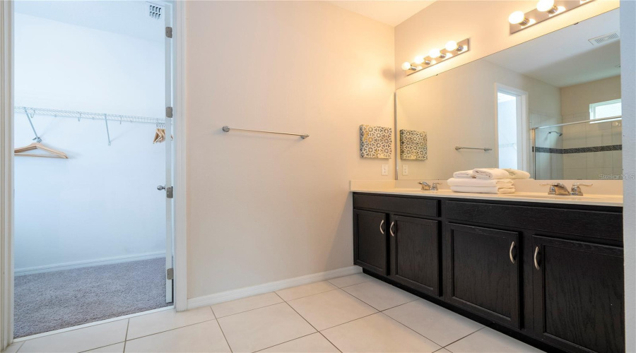 KISSIMMEE, Florida 34747, 9 Bedrooms Bedrooms, ,6 BathroomsBathrooms,Residential,For Sale,SUNSHINE RIDGE,0,MFRO6341342