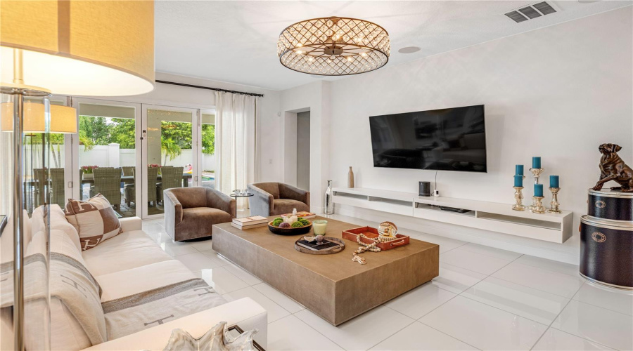 ORLANDO, Florida 32836, 6 Bedrooms Bedrooms, ,6 BathroomsBathrooms,Residential,For Sale,KARWICK,0,MFRO6341120