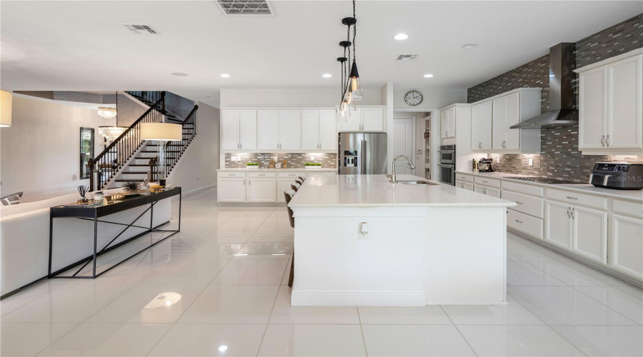 ORLANDO, Florida 32836, 6 Bedrooms Bedrooms, ,6 BathroomsBathrooms,Residential,For Sale,KARWICK,0,MFRO6341120