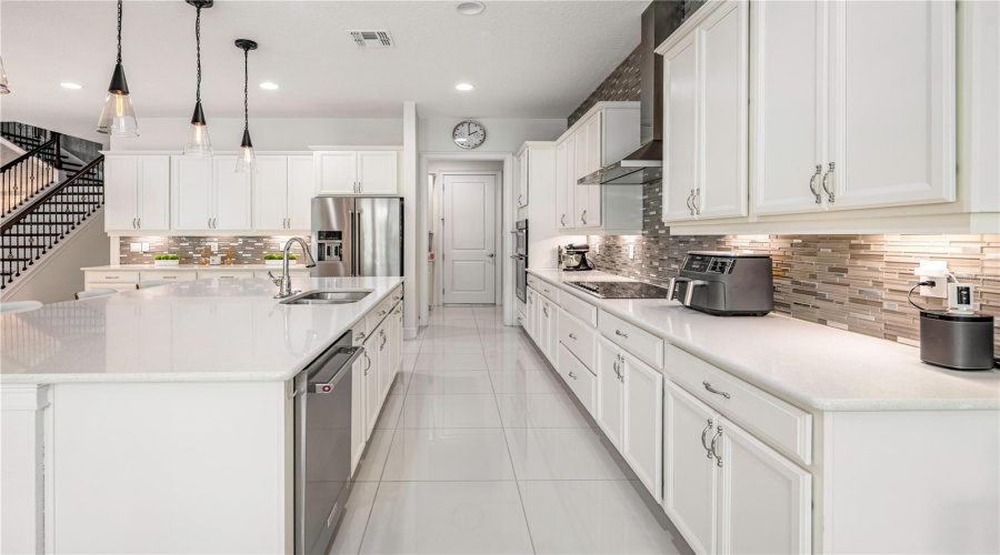 ORLANDO, Florida 32836, 6 Bedrooms Bedrooms, ,6 BathroomsBathrooms,Residential,For Sale,KARWICK,0,MFRO6341120