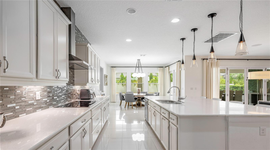 ORLANDO, Florida 32836, 6 Bedrooms Bedrooms, ,6 BathroomsBathrooms,Residential,For Sale,KARWICK,0,MFRO6341120