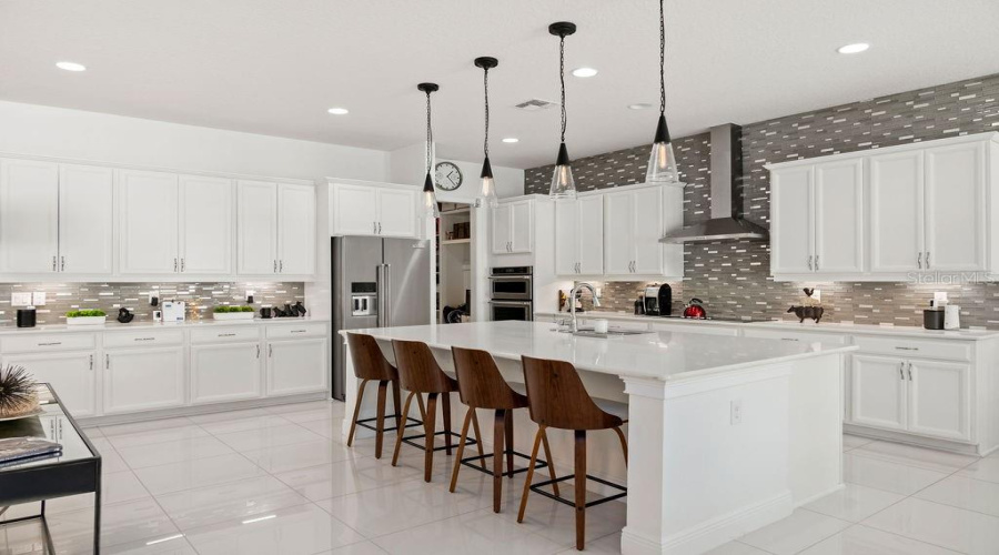 ORLANDO, Florida 32836, 6 Bedrooms Bedrooms, ,6 BathroomsBathrooms,Residential,For Sale,KARWICK,0,MFRO6341120