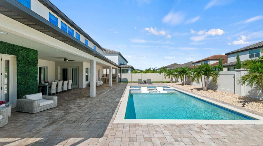 ORLANDO, Florida 32836, 6 Bedrooms Bedrooms, ,6 BathroomsBathrooms,Residential,For Sale,KARWICK,0,MFRO6341120