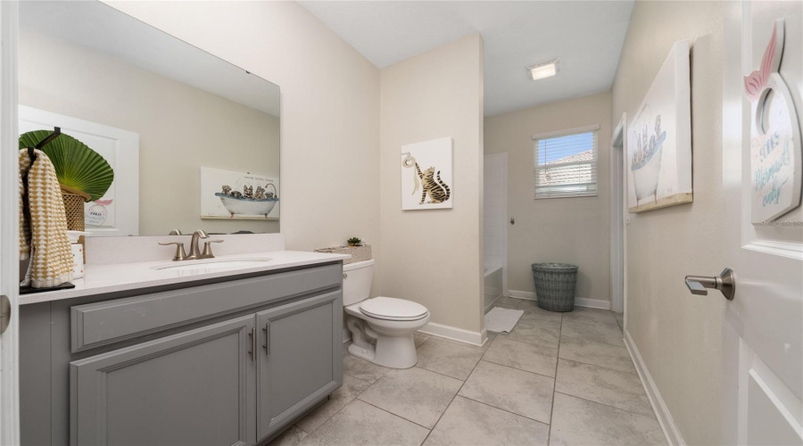 BATHROOM 2