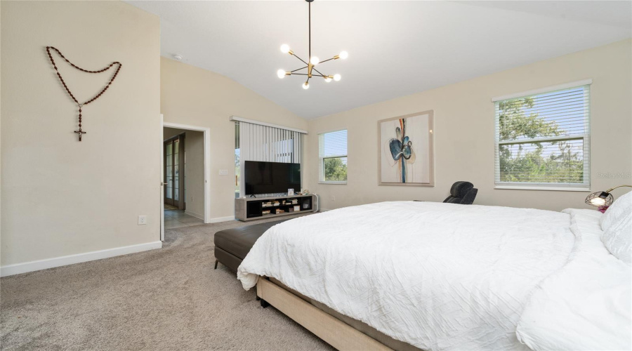 MASTER ROOM