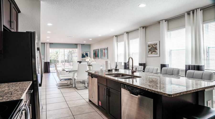 KISSIMMEE, Florida 34747, 8 Bedrooms Bedrooms, ,7 BathroomsBathrooms,Residential,For Sale,PENDANT,0,MFRO6340878