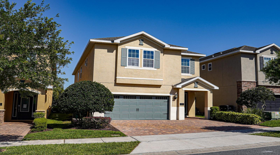 KISSIMMEE, Florida 34747, 8 Bedrooms Bedrooms, ,7 BathroomsBathrooms,Residential,For Sale,PENDANT,0,MFRO6340878