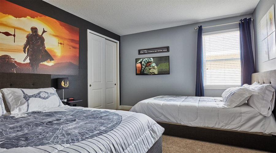 KISSIMMEE, Florida 34747, 8 Bedrooms Bedrooms, ,7 BathroomsBathrooms,Residential,For Sale,PENDANT,0,MFRO6340878