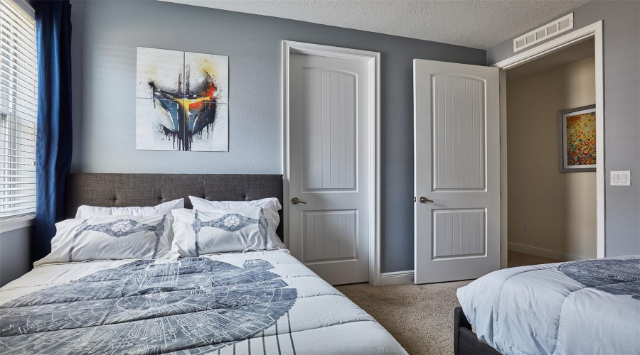 KISSIMMEE, Florida 34747, 8 Bedrooms Bedrooms, ,7 BathroomsBathrooms,Residential,For Sale,PENDANT,0,MFRO6340878