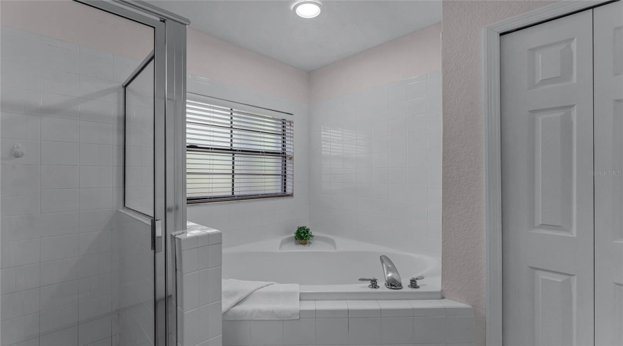 KISSIMMEE, Florida 34747, 2 Bedrooms Bedrooms, ,2 BathroomsBathrooms,Residential,For Sale,TREASURE TROVE,0,MFRS5115202