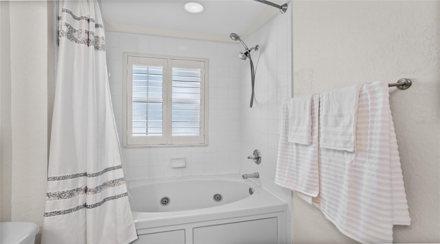 DAVENPORT, Florida 33897, 4 Bedrooms Bedrooms, ,3 BathroomsBathrooms,Residential,For Sale,CALABRIA,0,MFRO6340278
