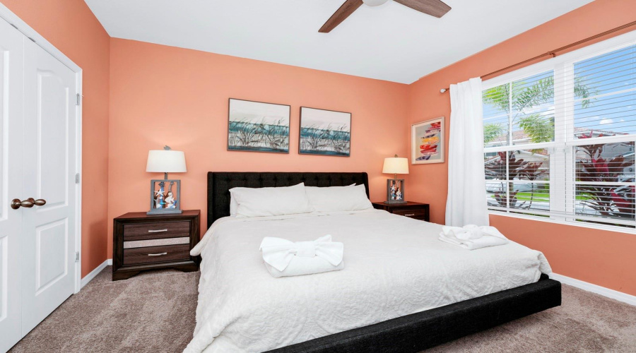 DAVENPORT, Florida 33837, 7 Bedrooms Bedrooms, ,5 BathroomsBathrooms,Residential,For Sale,OAKMOSS,0,MFRO6283987