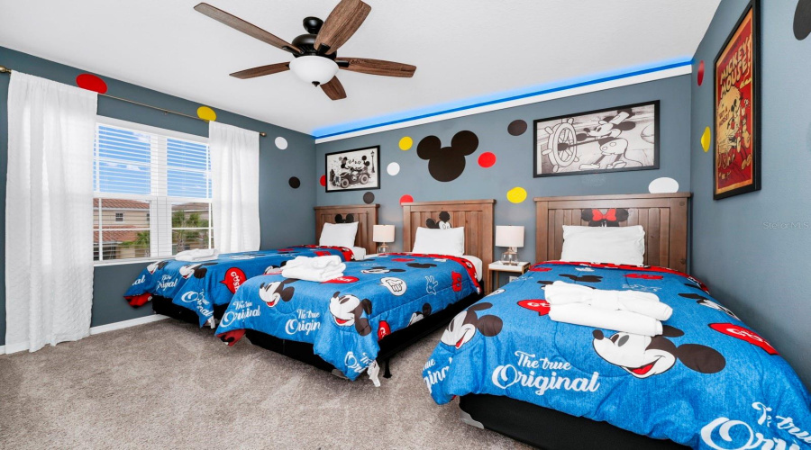 DAVENPORT, Florida 33837, 7 Bedrooms Bedrooms, ,5 BathroomsBathrooms,Residential,For Sale,OAKMOSS,0,MFRO6283987