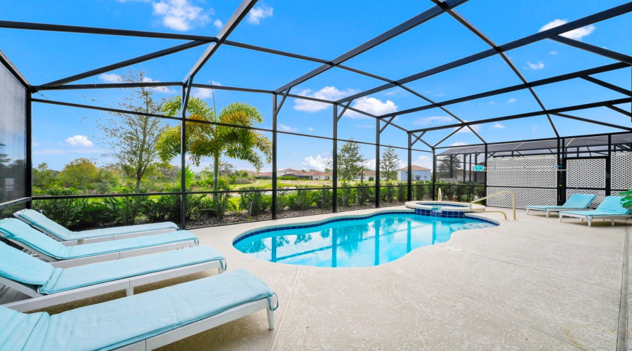 DAVENPORT, Florida 33837, 7 Bedrooms Bedrooms, ,5 BathroomsBathrooms,Residential,For Sale,OAKMOSS,0,MFRO6283987