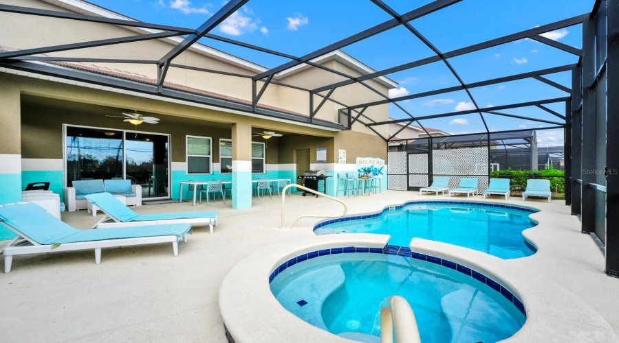 DAVENPORT, Florida 33837, 7 Bedrooms Bedrooms, ,5 BathroomsBathrooms,Residential,For Sale,OAKMOSS,0,MFRO6283987