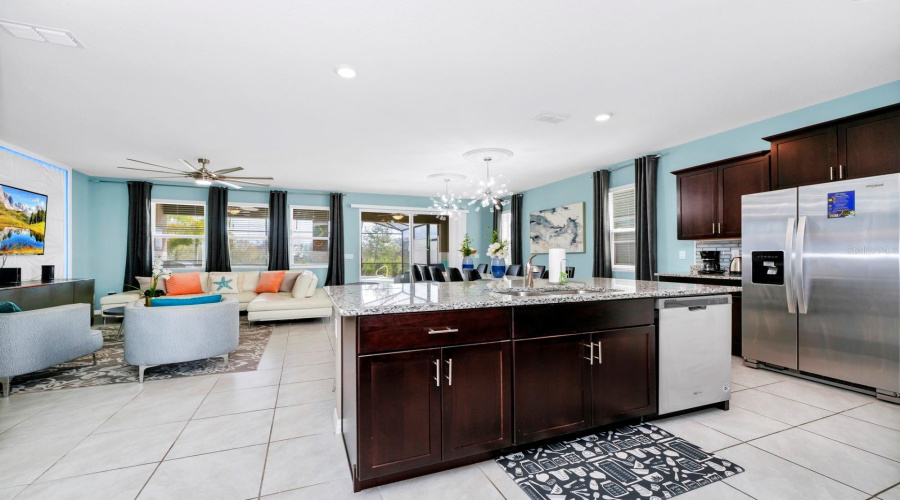 DAVENPORT, Florida 33837, 7 Bedrooms Bedrooms, ,5 BathroomsBathrooms,Residential,For Sale,OAKMOSS,0,MFRO6283987